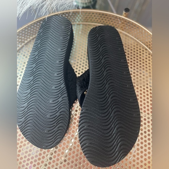 Qleyo Black Slippers, Size 10 US, Size 41 EU, NWO Box - Picture 3 of 4